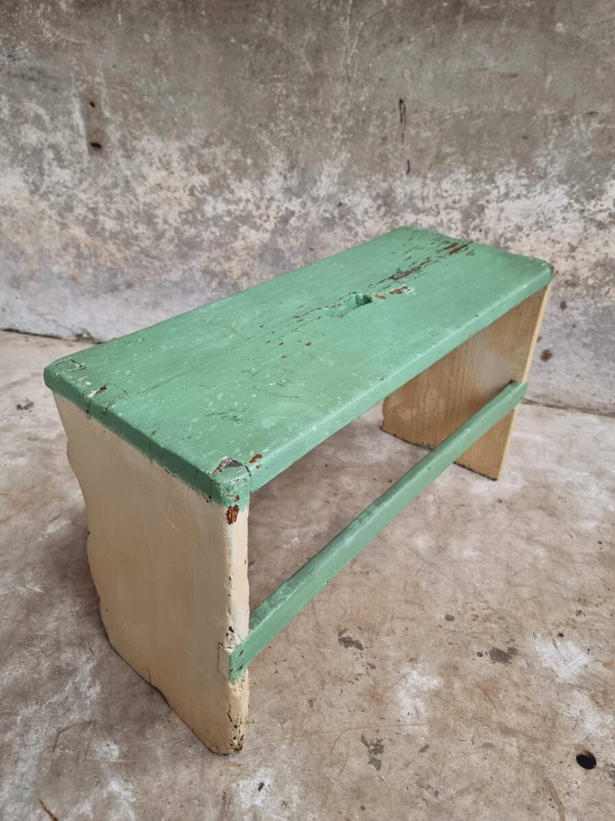 Brocante bench side table green and cream white