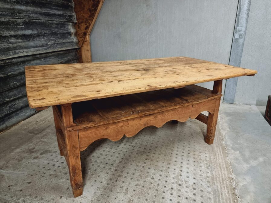 Antieke tafel 19e eeuws bakkerstafel sidetable 90x165cm (1)